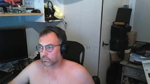 kelvin06133 online show from July 16, 9:32 pm