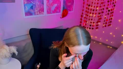 kely cute online show from February 20, 12:05 pm