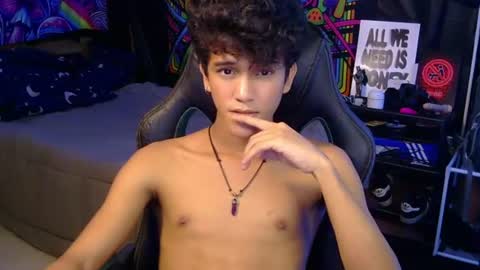 Snapshot of ken_bigcockxx chatting on June 23, 3:37 am Ken online show from June 23, 3:37 am