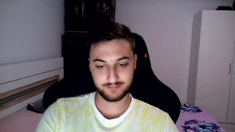 Snapshot of kenan_10 chatting on August 4, 8:22 pm kenan online show from August 4, 8:22 pm