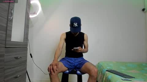 Snapshot of kenan_2601 chatting on October 25, 10:37 pm kenan 2601 online show from October 25, 10:37 pm