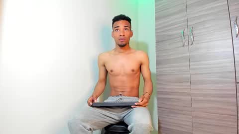 Snapshot of kenan_2601 chatting on December 3, 7:01 pm kenan 2601 online show from December 3, 7:01 pm