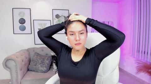 Kendall Jenner online show from January 5, 8:00 am