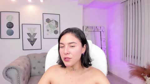 Kendall Jenner online show from January 8, 4:12 am