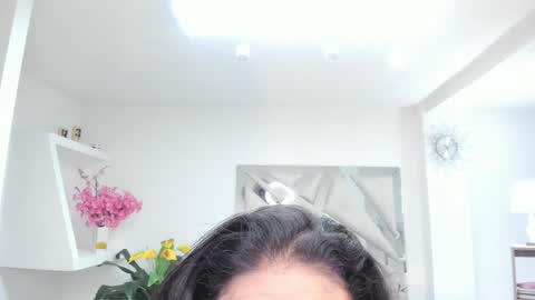 Kendall Jenner online show from February 1, 5:18 am