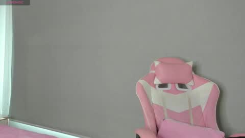 Snapshot of kendal_hot1 chatting on November 17, 5:52 pm Aleja3 online show from November 17, 5:52 pm