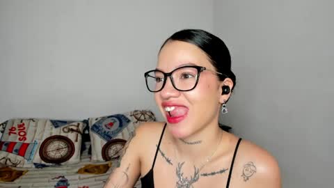 Snapshot of kendalgrey01 chatting on April 3, 2:37 pm Kendal online show from April 3, 2:37 pm
