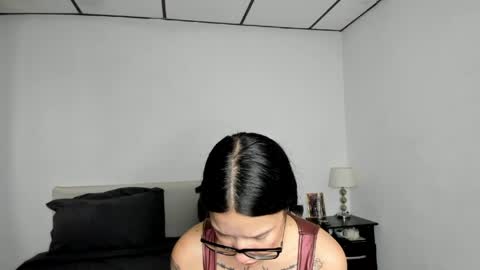 Snapshot of kendalgrey01 chatting on April 17, 2:20 pm Kendal online show from April 17, 2:20 pm