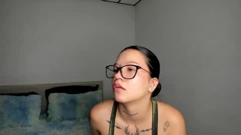 Snapshot of kendalgrey01 chatting on June 3, 3:39 pm Kendal online show from June 3, 3:39 pm
