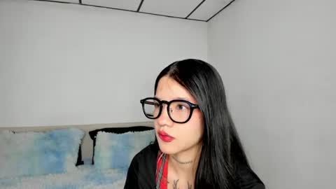 Snapshot of kendalgrey01 chatting on June 10, 2:27 pm Kendal online show from June 10, 2:27 pm