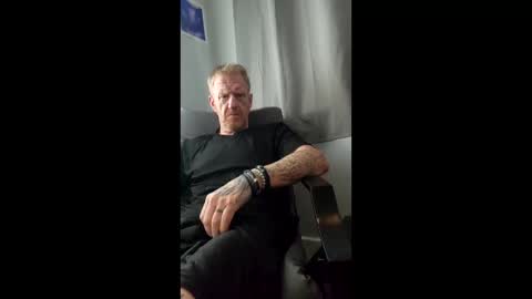 Snapshot of kendall21978 chatting on April 25, 6:05 pm kendall21978 online show from April 25, 6:05 pm