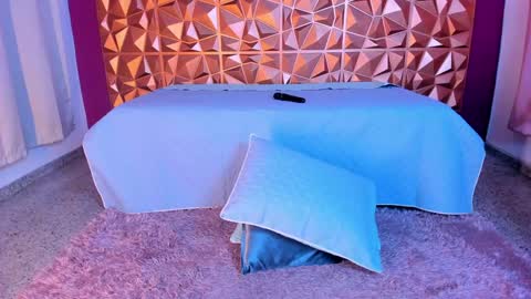 Kendall online show from December 31, 5:11 am