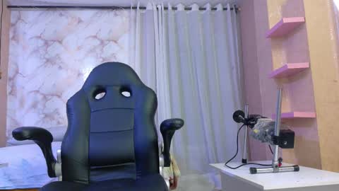 kendall696 online show from November 18, 1:15 pm