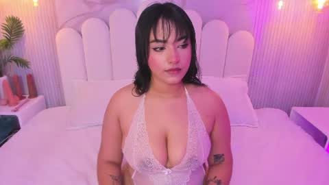 Snapshot of kendall_curves chatting on August 2, 11:58 pm Kendall no Jenner online show from August 2, 11:58 pm