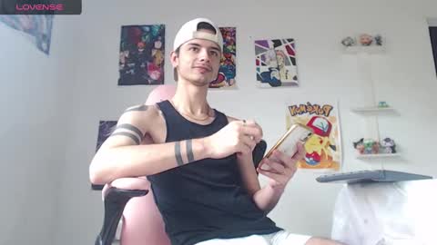 Snapshot of kendall_ros chatting on December 19, 6:01 pm kendall ross online show from December 19, 6:01 pm