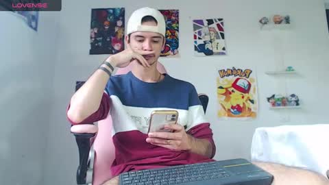 Snapshot of kendall_ros chatting on December 19, 9:06 pm kendall ross online show from December 19, 9:06 pm