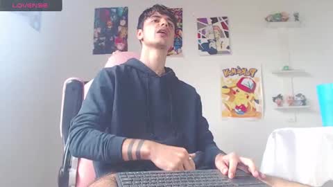 Snapshot of kendall_ros chatting on February 9, 3:23 pm kendall ross online show from February 9, 3:23 pm