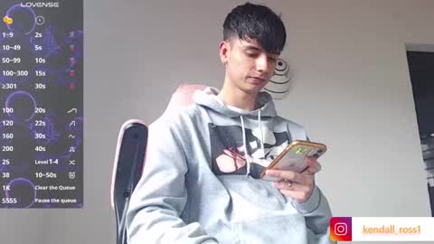 Snapshot of kendall_ros chatting on September 25, 2:21 pm kendall ross online show from September 25, 2:21 pm