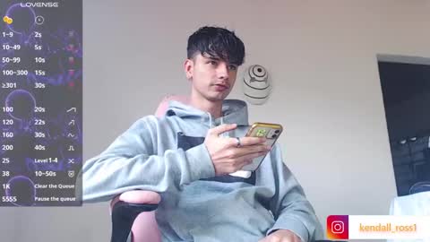 Snapshot of kendall_ros chatting on September 27, 3:06 pm kendall ross online show from September 27, 3:06 pm