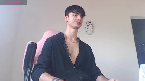 Snapshot of kendall_ros chatting on October 18, 4:08 pm kendall ross online show from October 18, 4:08 pm