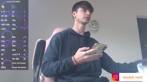 Snapshot of kendall_ros chatting on October 26, 3:07 pm kendall ross online show from October 26, 3:07 pm