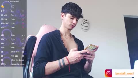 Snapshot of kendall_ros chatting on October 29, 4:09 pm kendall ross online show from October 29, 4:09 pm