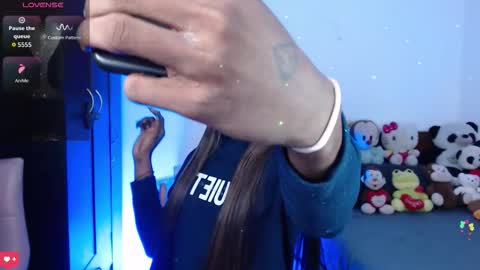 Snapshot of kendallgil_ chatting on January 6, 2:59 am kendallgil_ online show from January 6, 2:59 am