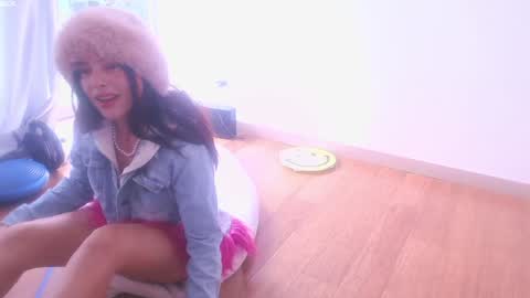 kendall online show from January 8, 6:10 pm