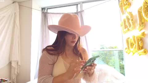 Snapshot of kendalltyler chatting on June 1, 9:38 pm kendall online show from June 1, 9:38 pm
