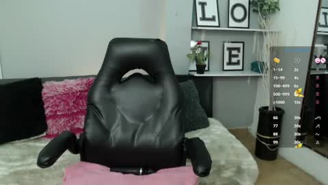 Kendall  online show from July 5, 3:56 am