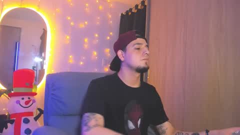 kendel_dimitri online show from December 13, 7:04 am