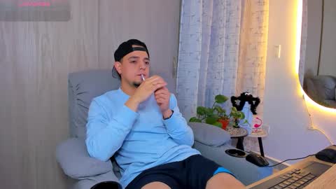 kendel_dimitri online show from October 15, 5:18 am