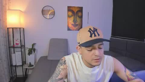 Snapshot of kendel_dimitri chatting on July 1, 12:56 am kendel_dimitri online show from July 1, 12:56 am