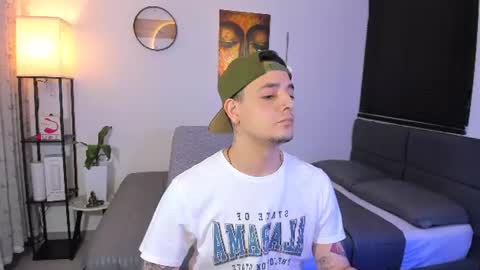 Snapshot of kendel_dimitri chatting on July 4, 4:40 am kendel_dimitri online show from July 4, 4:40 am
