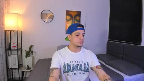 Snapshot of kendel_dimitri chatting on July 6, 6:43 pm kendel_dimitri online show from July 6, 6:43 pm