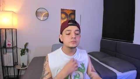 Snapshot of kendel_dimitri chatting on July 7, 7:23 am kendel_dimitri online show from July 7, 7:23 am