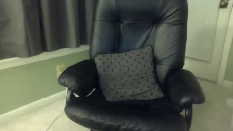 Snapshot of kendog1101 chatting on February 16, 10:22 am Steve online show from February 16, 10:22 am