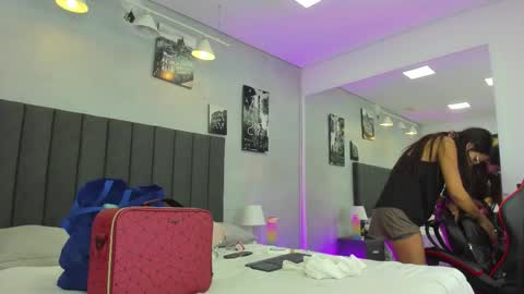 Kendra London online show from March 6, 11:17 am