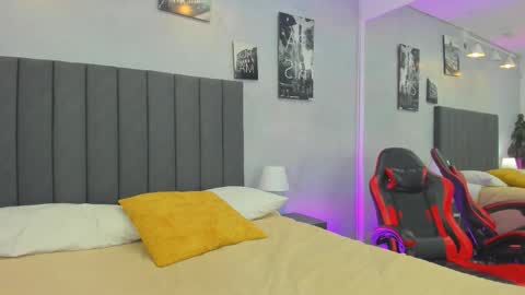 Kendra London online show from March 17, 11:24 am