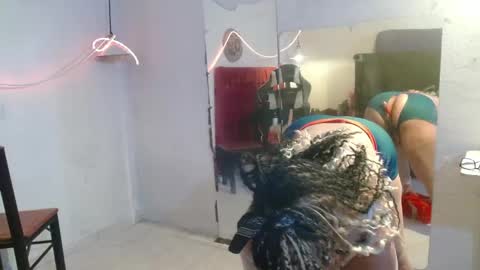 Snapshot of kendra_lust_69 chatting on June 3, 9:45 am kendra_lust_69 online show from June 3, 9:45 am