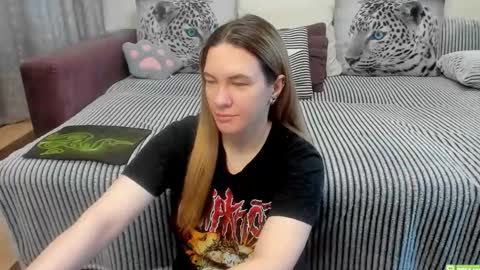 Snapshot of kendra_xx_ chatting on May 3, 11:44 pm Kendra online show from May 3, 11:44 pm