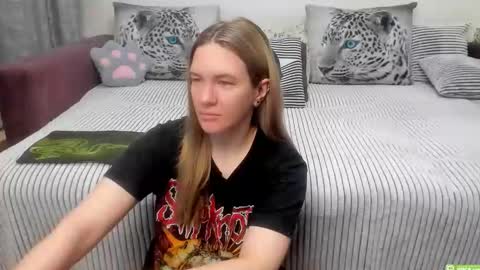 Snapshot of kendra_xx_ chatting on May 6, 10:59 pm Kendra online show from May 6, 10:59 pm