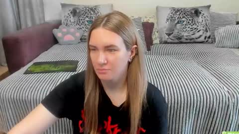 Snapshot of kendra_xx_ chatting on May 16, 12:18 am Kendra online show from May 16, 12:18 am
