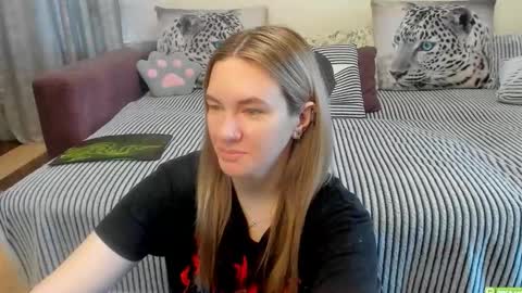 Snapshot of kendra_xx_ chatting on May 16, 11:57 pm Kendra online show from May 16, 11:57 pm