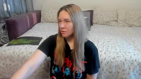 Snapshot of kendra_xx_ chatting on June 3, 11:32 pm Kendra online show from June 3, 11:32 pm