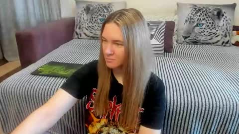 Snapshot of kendra_xx_ chatting on June 6, 11:53 pm Kendra online show from June 6, 11:53 pm
