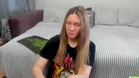 Snapshot of kendra_xx_ chatting on June 11, 12:08 am Kendra online show from June 11, 12:08 am