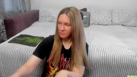 Snapshot of kendra_xx_ chatting on June 11, 1:05 am Kendra online show from June 11, 1:05 am