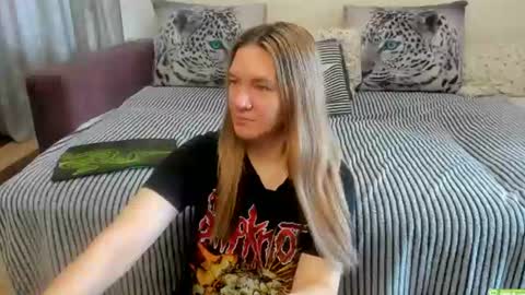 Snapshot of kendra_xx_ chatting on June 14, 12:52 am Kendra online show from June 14, 12:52 am