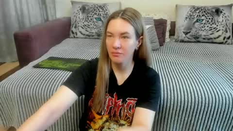 Snapshot of kendra_xx_ chatting on June 15, 11:40 pm Kendra online show from June 15, 11:40 pm